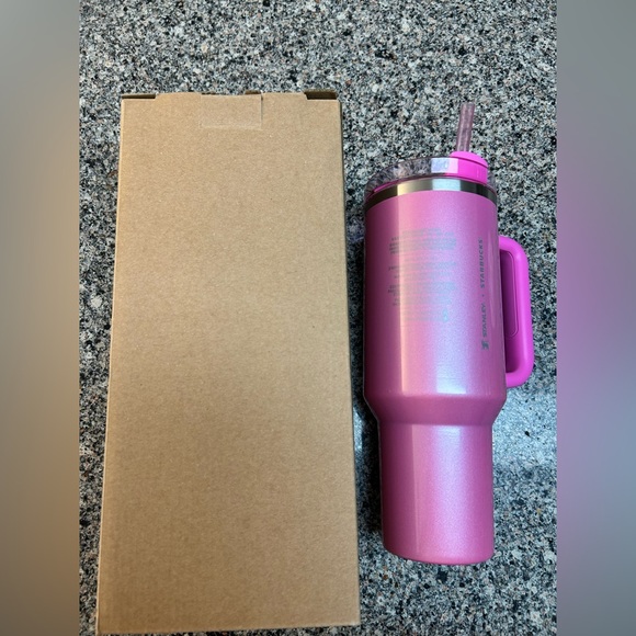 Stanley Starbucks collab 🩷FREE GIFT🩷 winter pink tumbler 40oz 100% Authentic! - Picture 1 of 4
